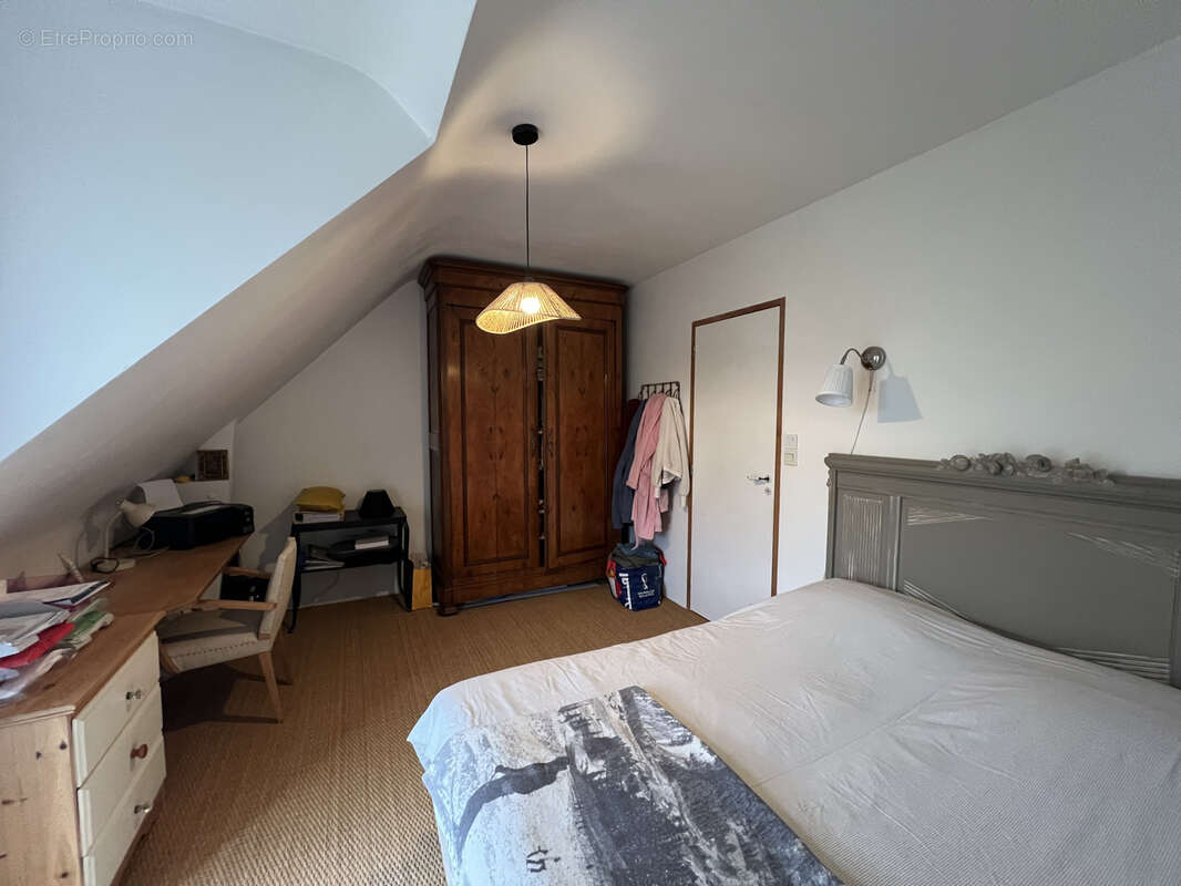 Maison à LANGROLAY-SUR-RANCE