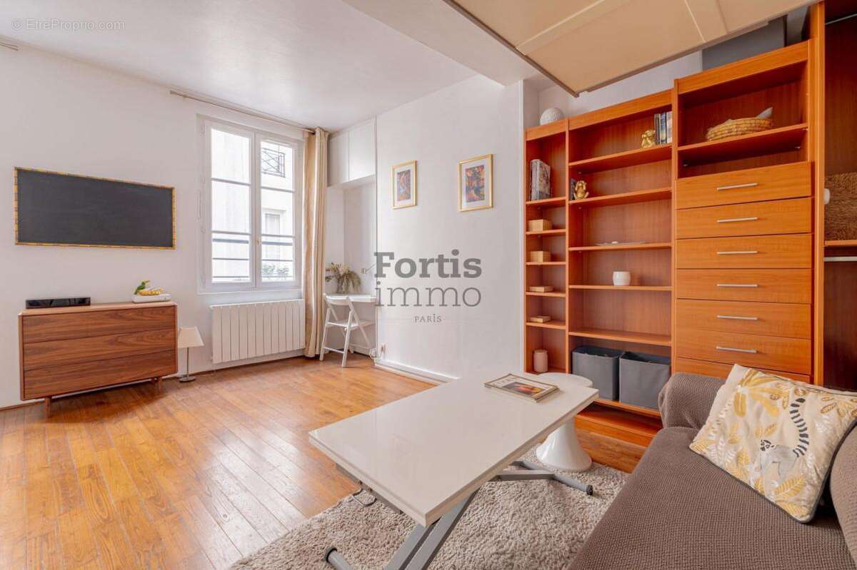 Appartement à PARIS-2E