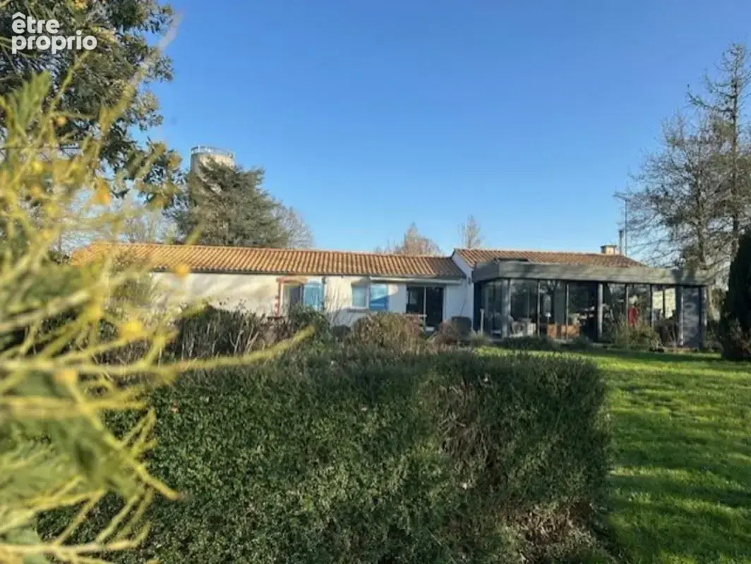 AUBIGNY-LES CLOUZEAUX, Longère 156 m², dépendance, 3569 m² terrain - photo 11