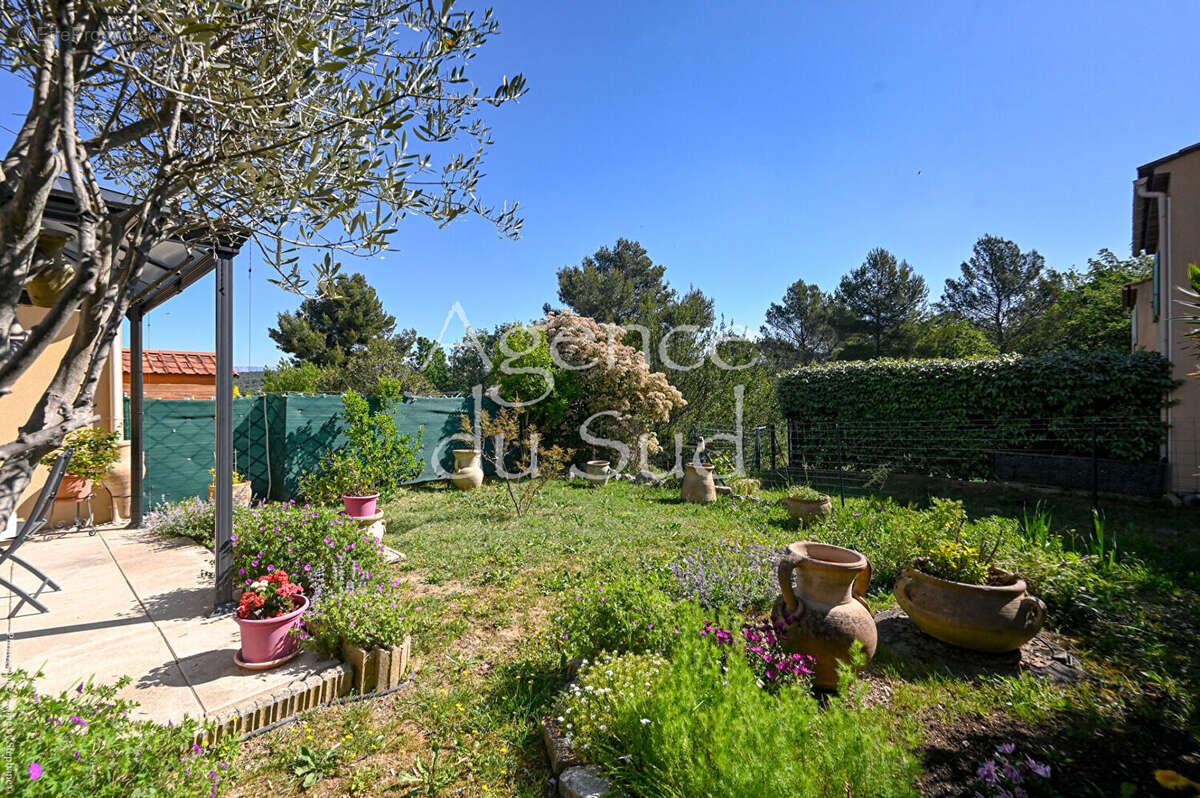 Maison à PEYPIN