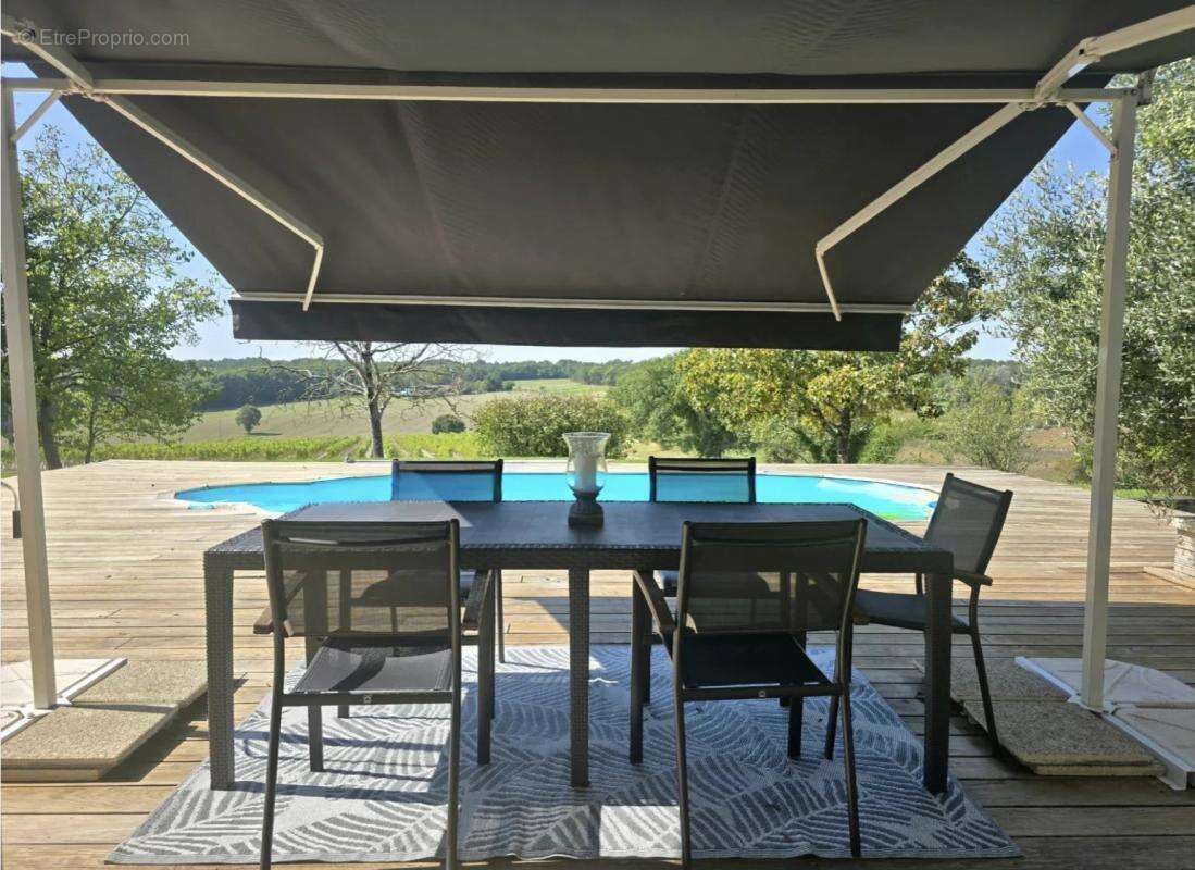 Maison à SAINT-LAURENT-DES-COMBES