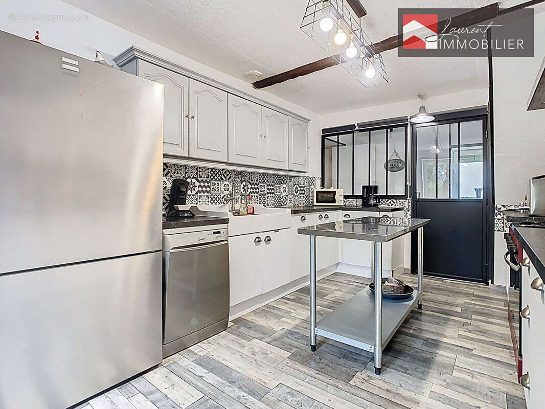 Maison à CHAVANNES-SUR-REYSSOUZE