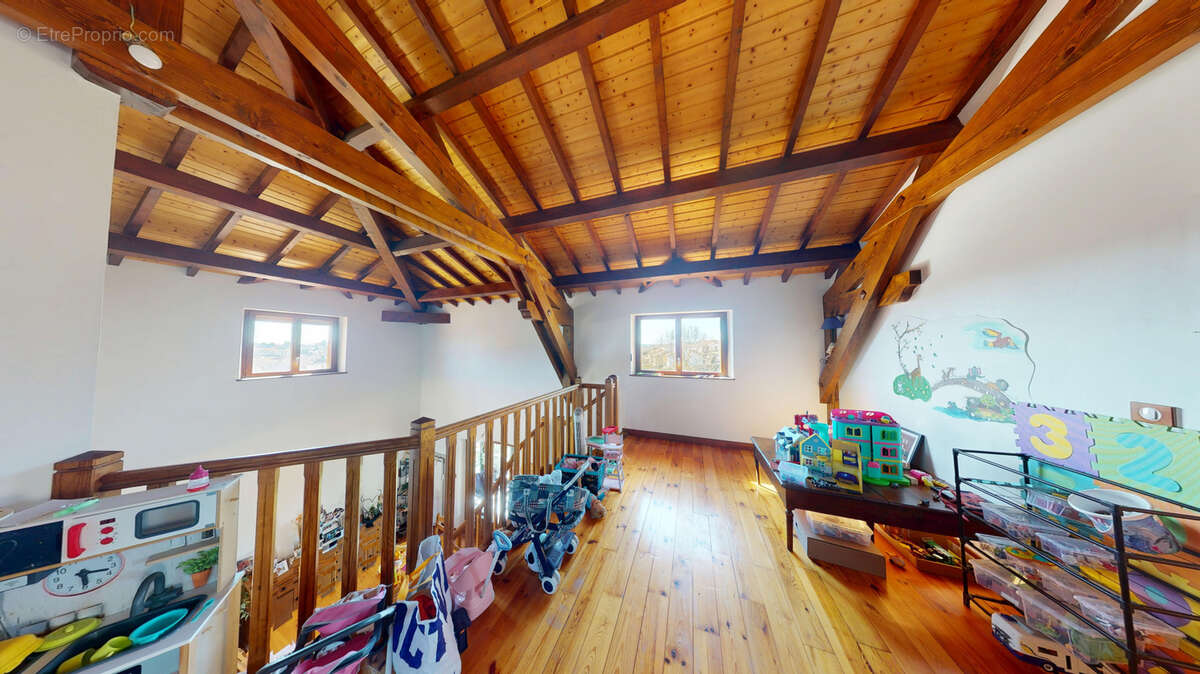 Maison à CRAPONNE-SUR-ARZON