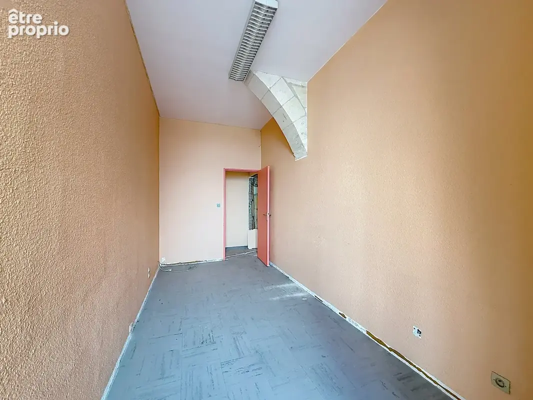 Appartement à rénover dans un ancien hôtel particulier - photo 4
