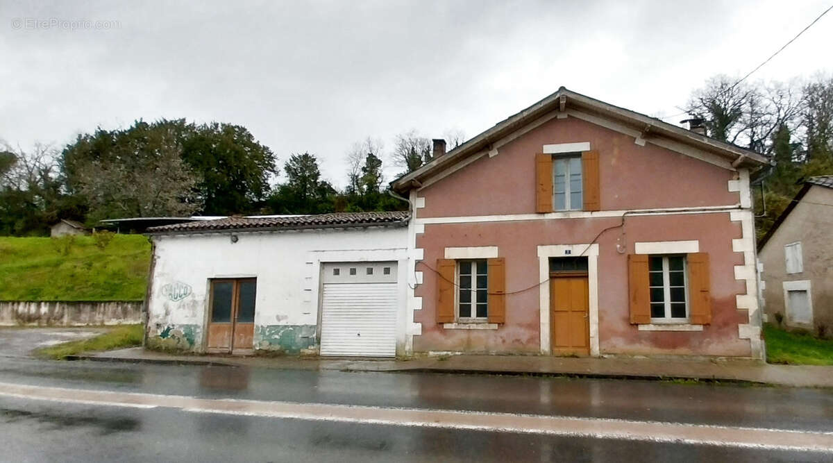 Maison à SAINT-MARTIN-DE-RIBERAC