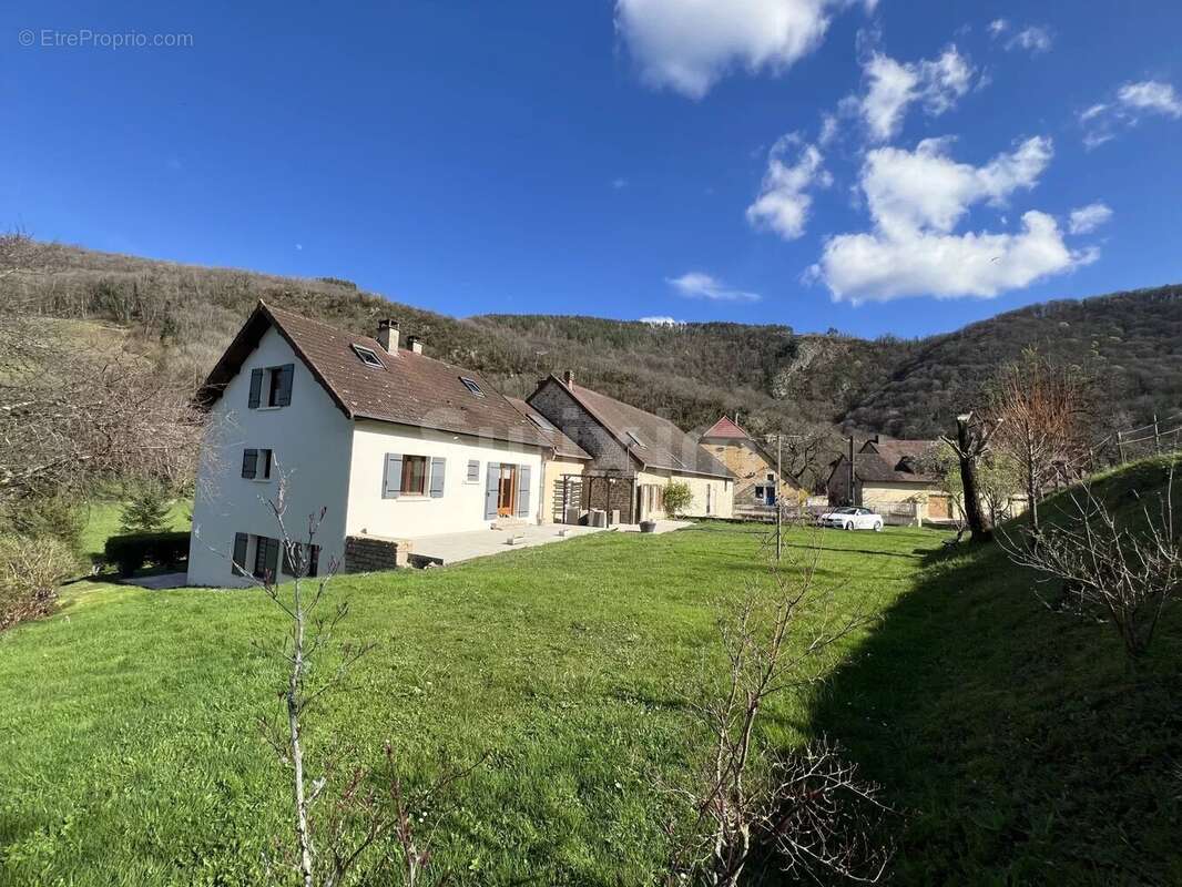 Maison à LONS-LE-SAUNIER