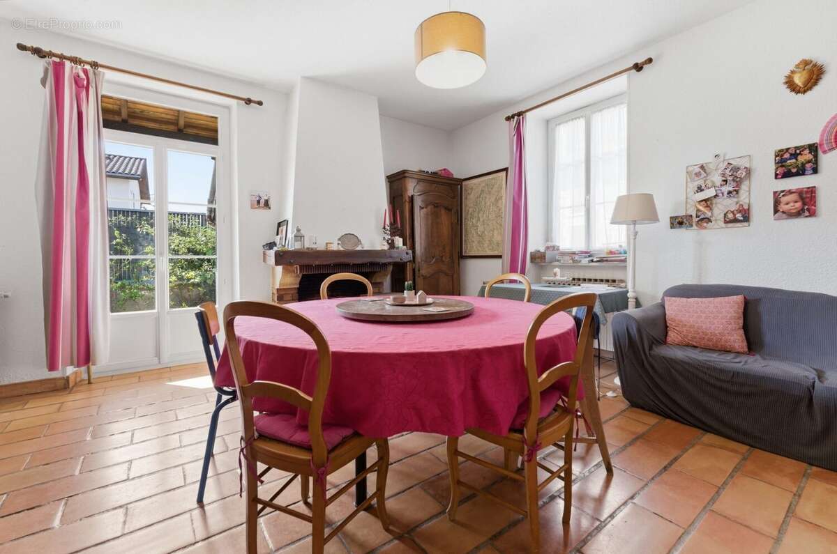 Maison à MONTBONNOT-SAINT-MARTIN