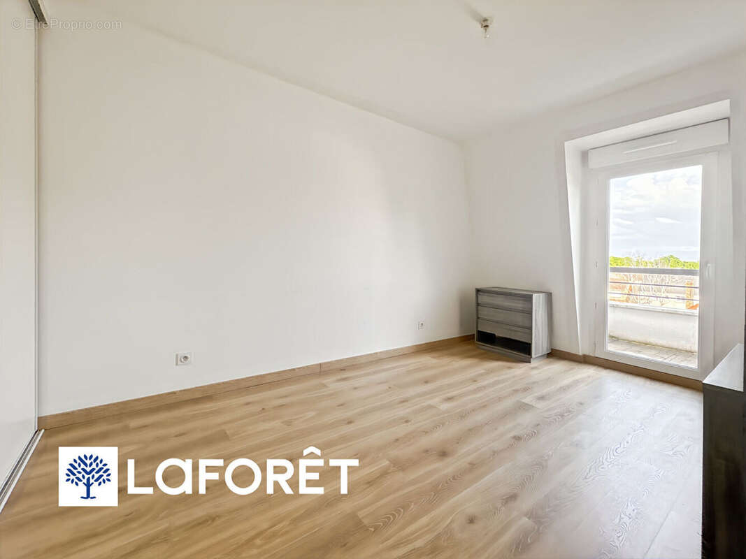 Appartement à SAINTE-GENEVIEVE-DES-BOIS