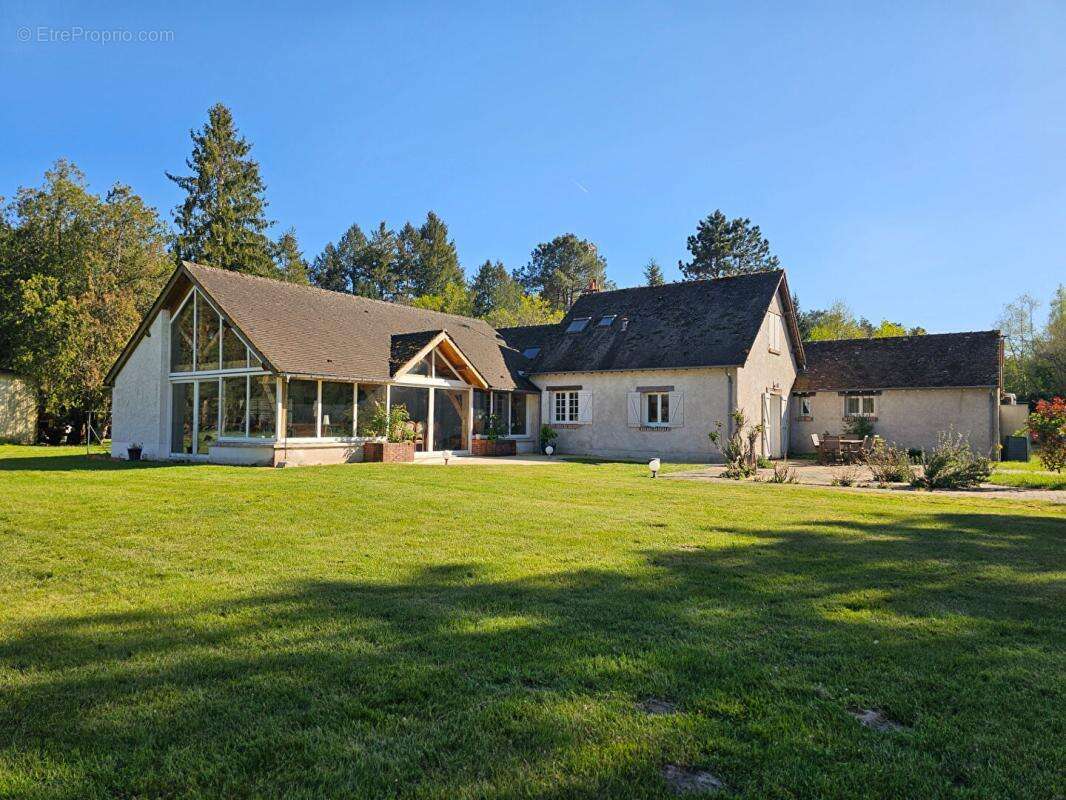 Maison à MARCILLY-EN-VILLETTE