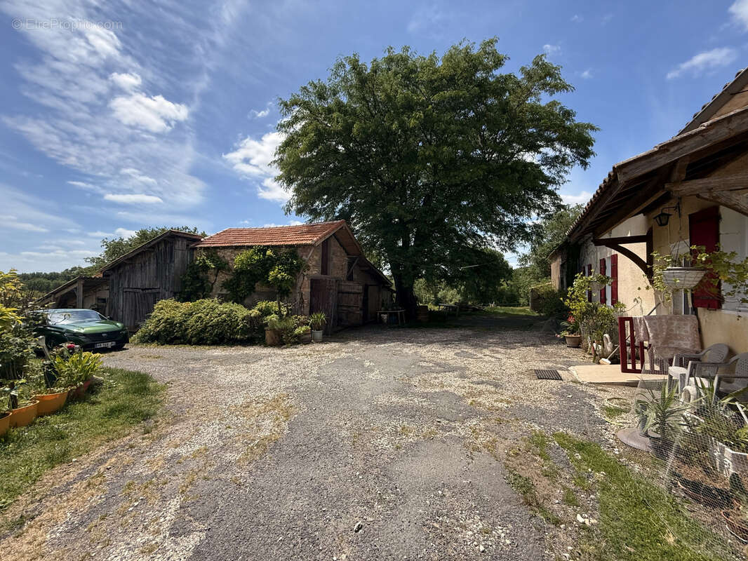Maison à VERGT-DE-BIRON