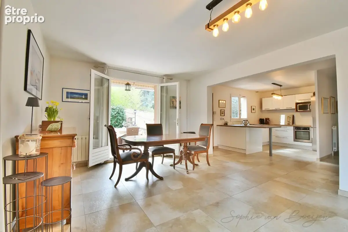 Maison à vendre à pied du village BOUC BEL AIR (13), vue nature, 160 m2, 5 chambres, piscine, jardin 500 m2, sous-sol - photo 2