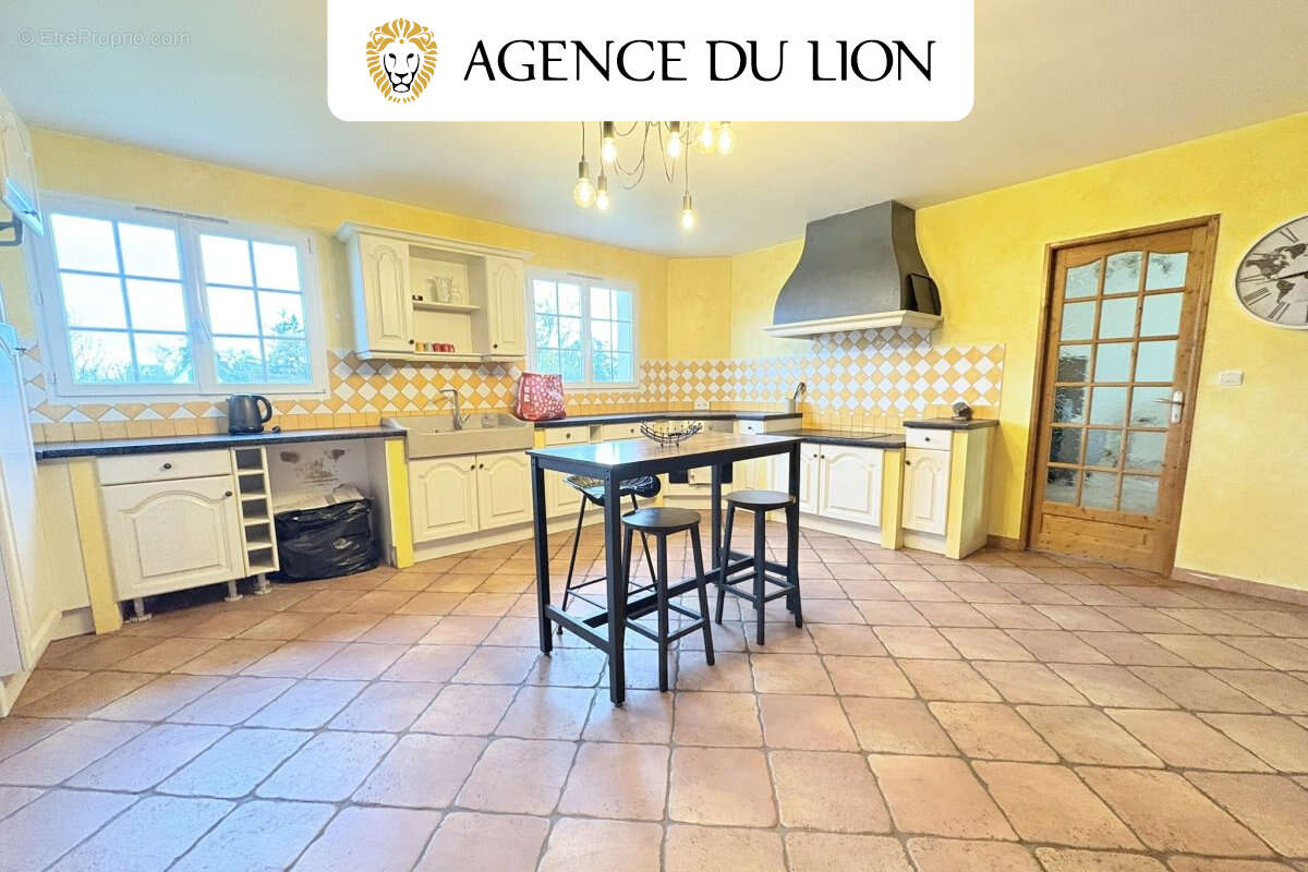 Maison traditionnelle de qualité – Géothermie – Terrain 2 900 m² - photo 3