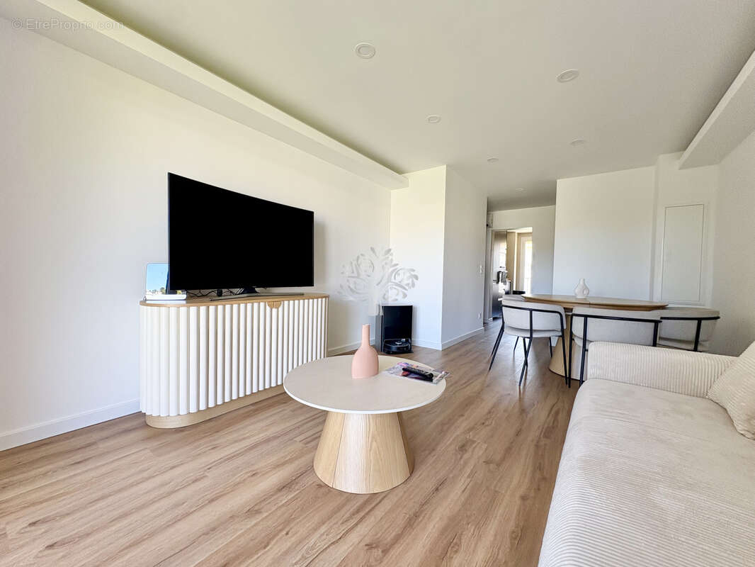 Appartement à SIX-FOURS-LES-PLAGES