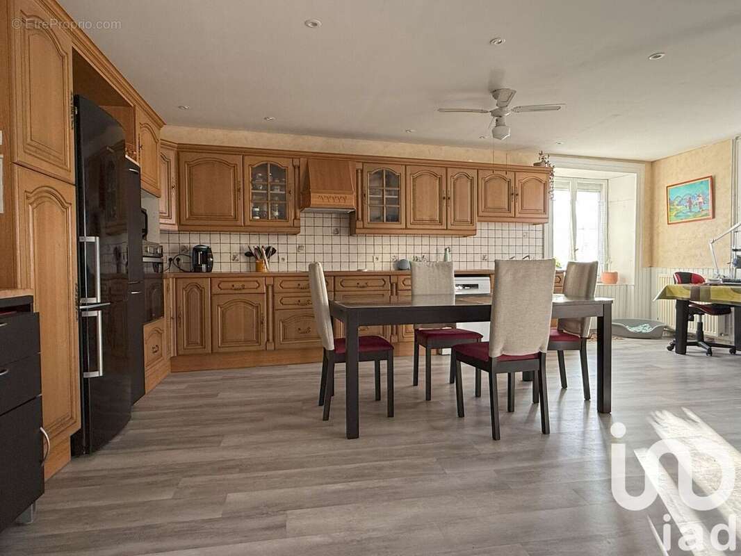 Maison 167 m² à Saint-Hilaire-De-Voust  - photo 5