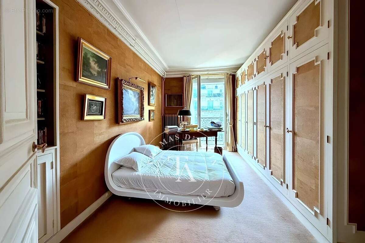 Appartement à PARIS-10E
