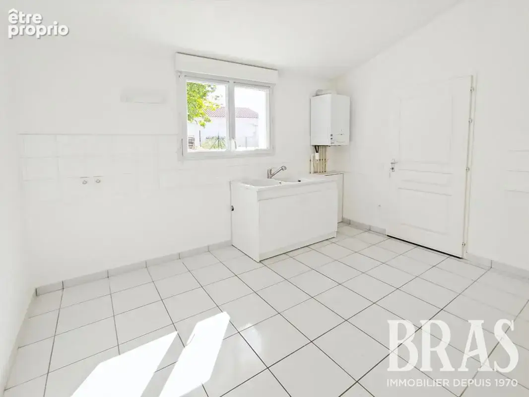 Maison de plain-pied  La Roche Sur Yon 3 pièce(s) - photo 5