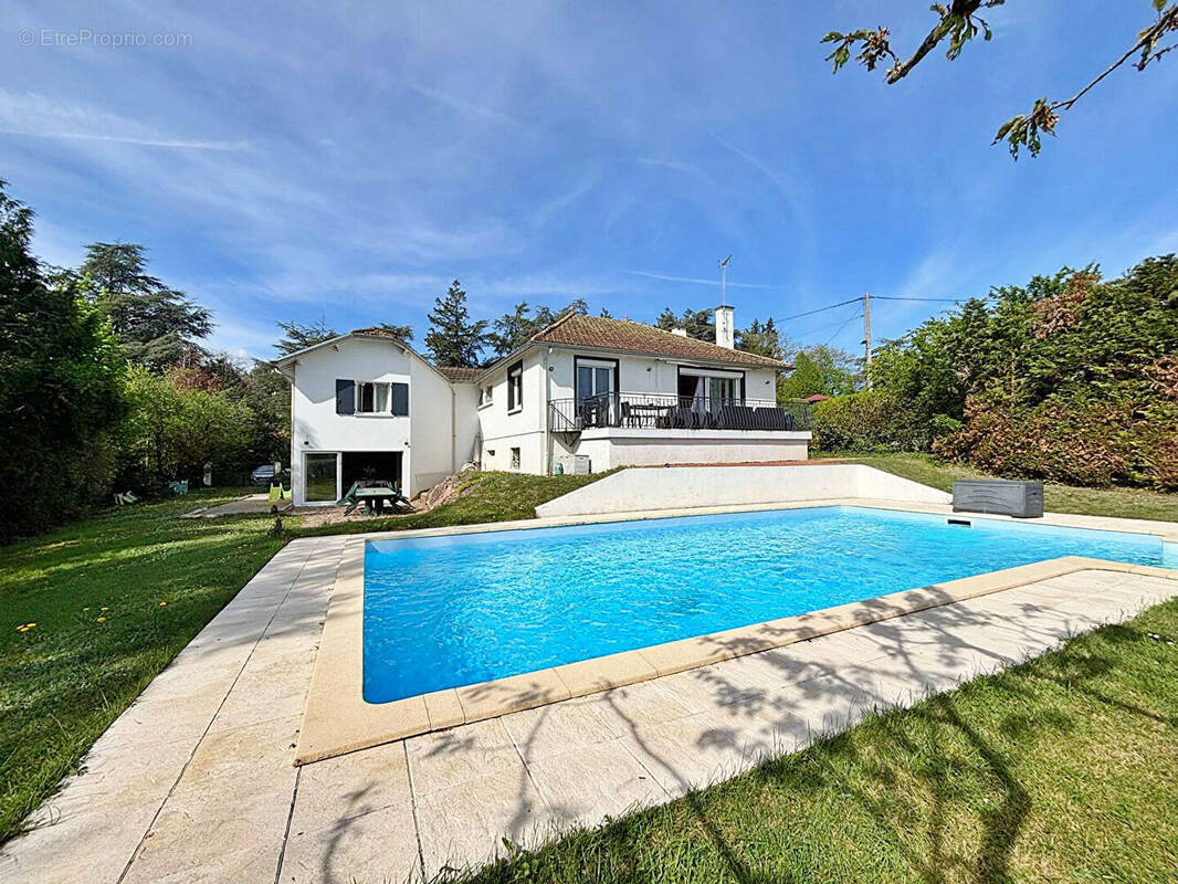 Maison à RENAISON