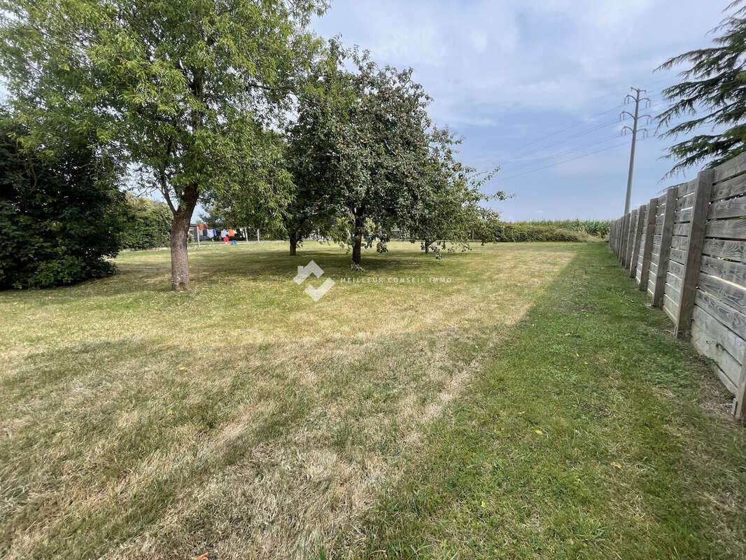 Terrain 893 m² à Tregueux  - photo 2