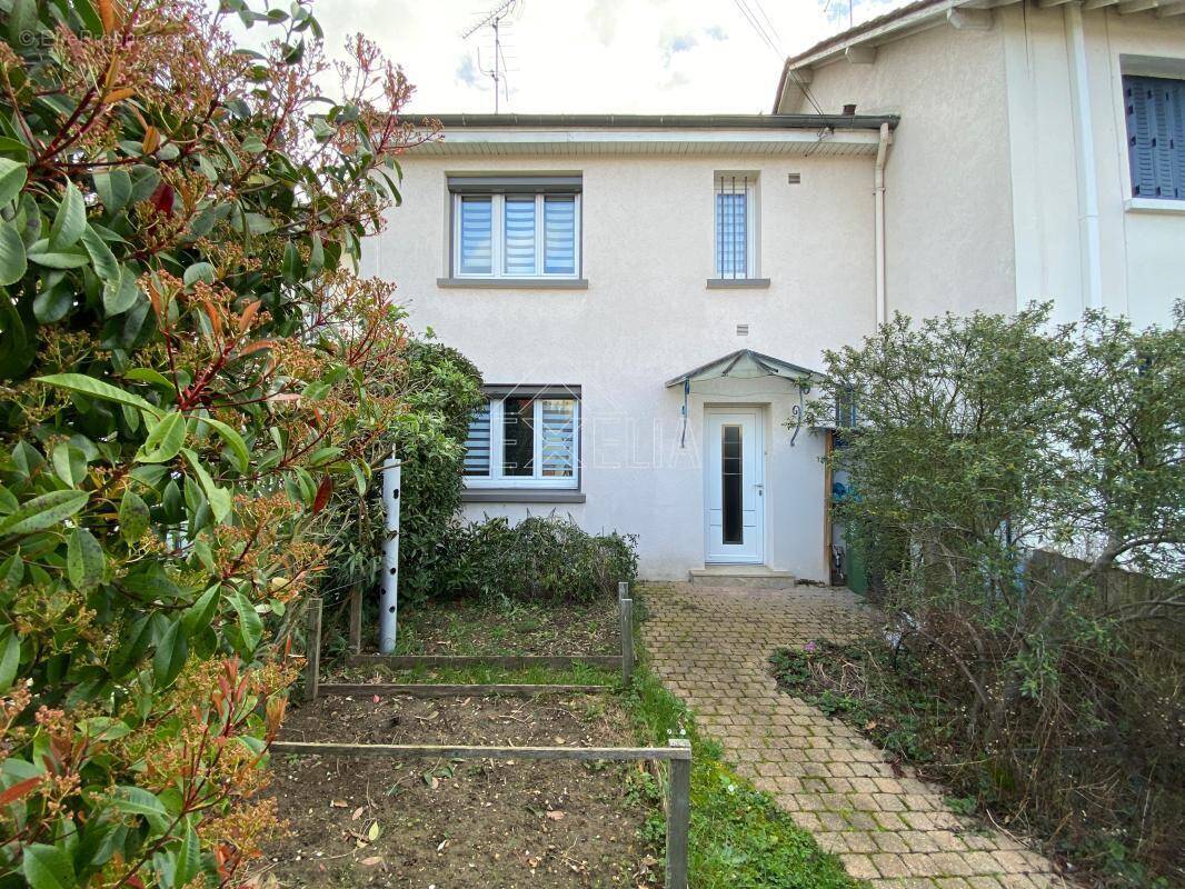 Maison à ROSNY-SUR-SEINE