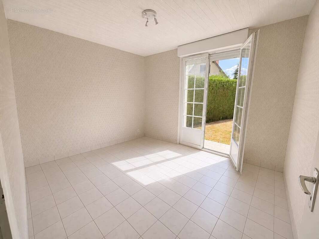 Maison Menneval 3/4ch - 972m2 - vivable de plain-pied. - photo 3