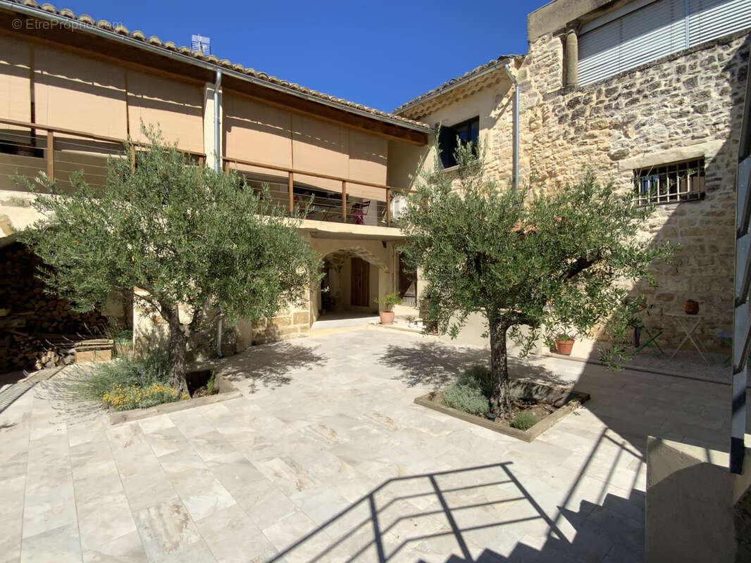Maison de village en pierre avec terrain et piscine. - photo 6
