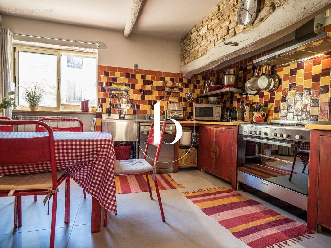 Maison à SAINT-LAURENT-DE-CARNOLS