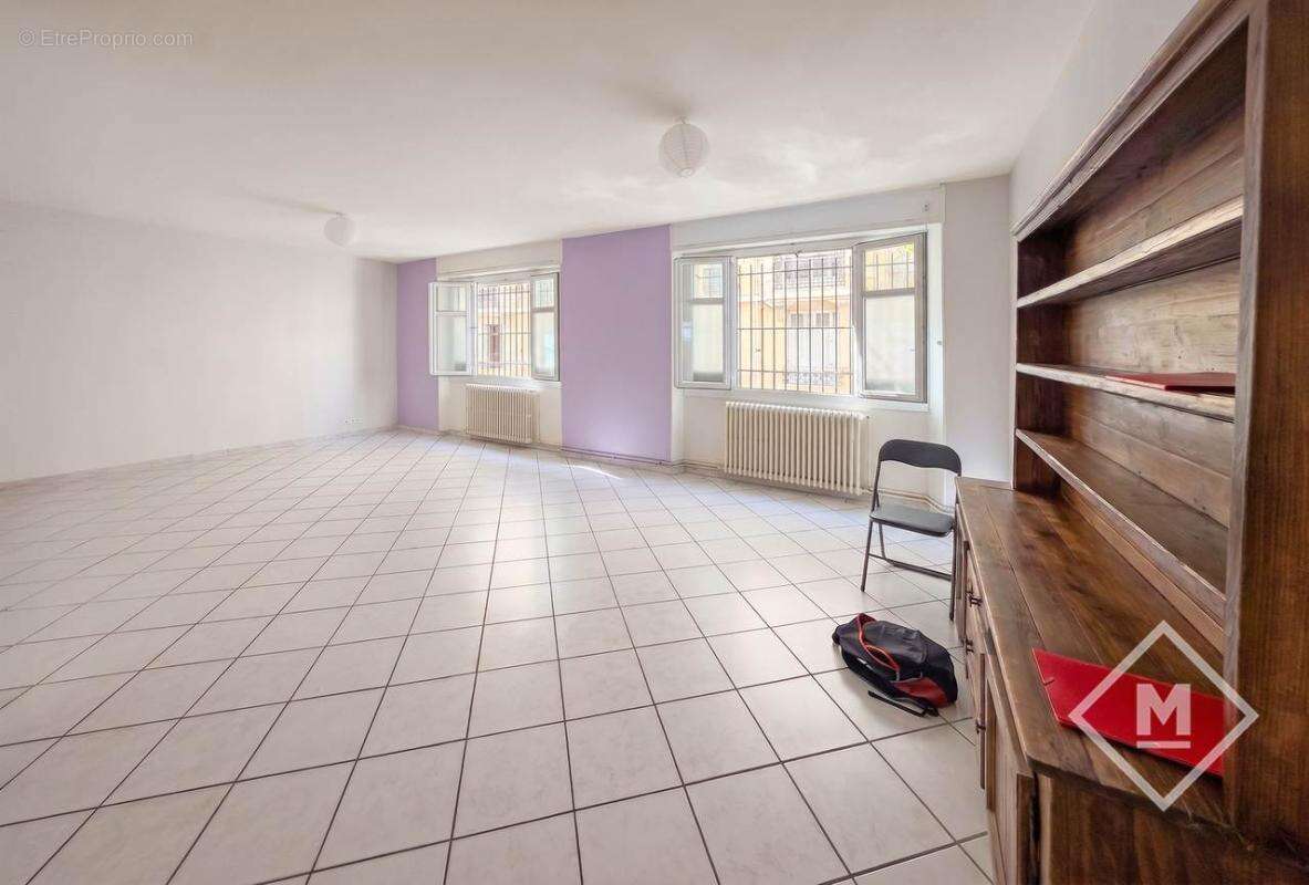 Appartement à MARSEILLE-5E