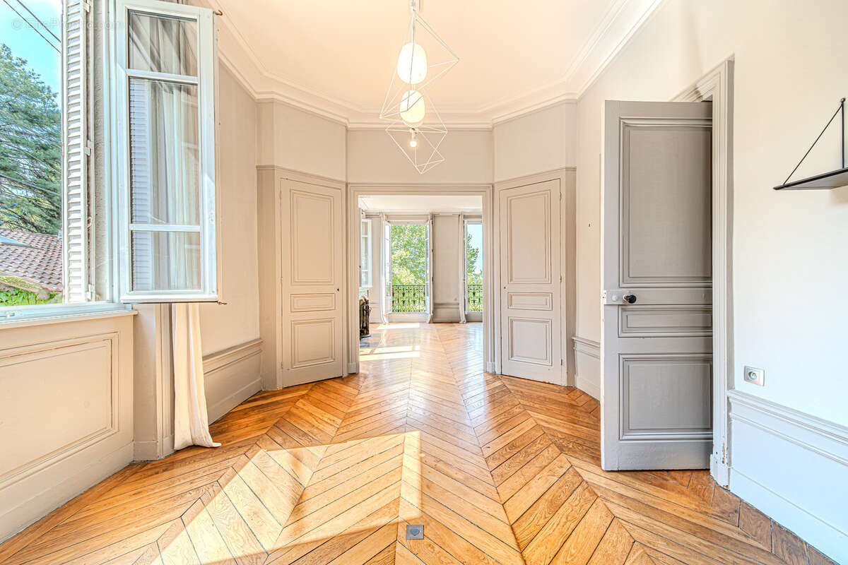 Belle demeure du xixᵉ siecle renovee 8 pieces 250 m2 caluire-et-cuire - photo 9