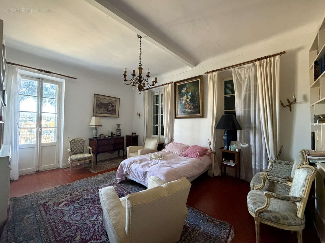 Maison à SAINT-CYR-SUR-MER