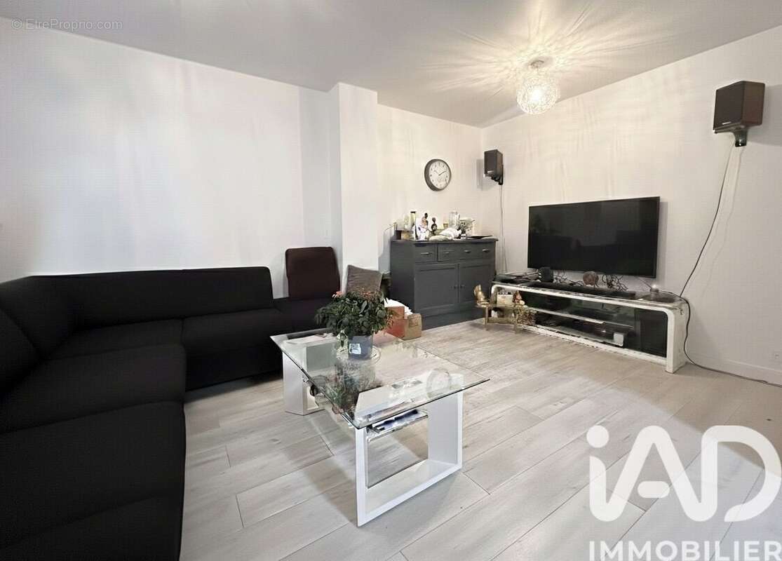 Photo 2 - Maison à MITRY-MORY