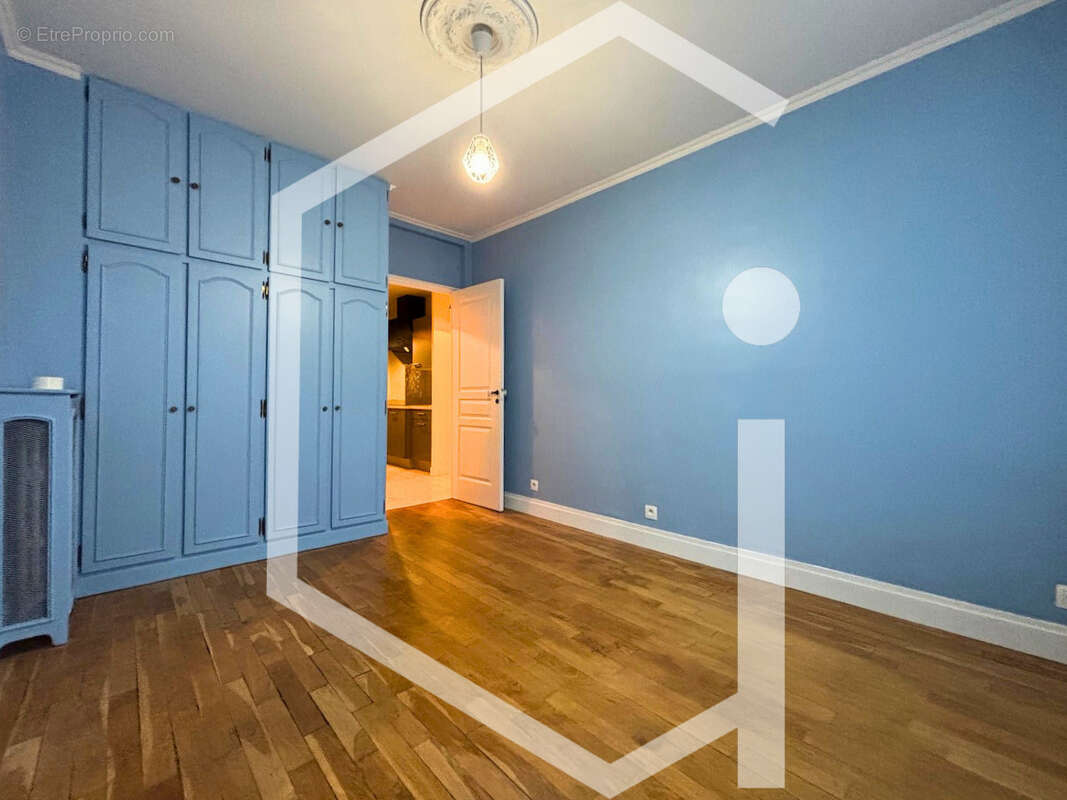 Appartement à LA GARENNE-COLOMBES
