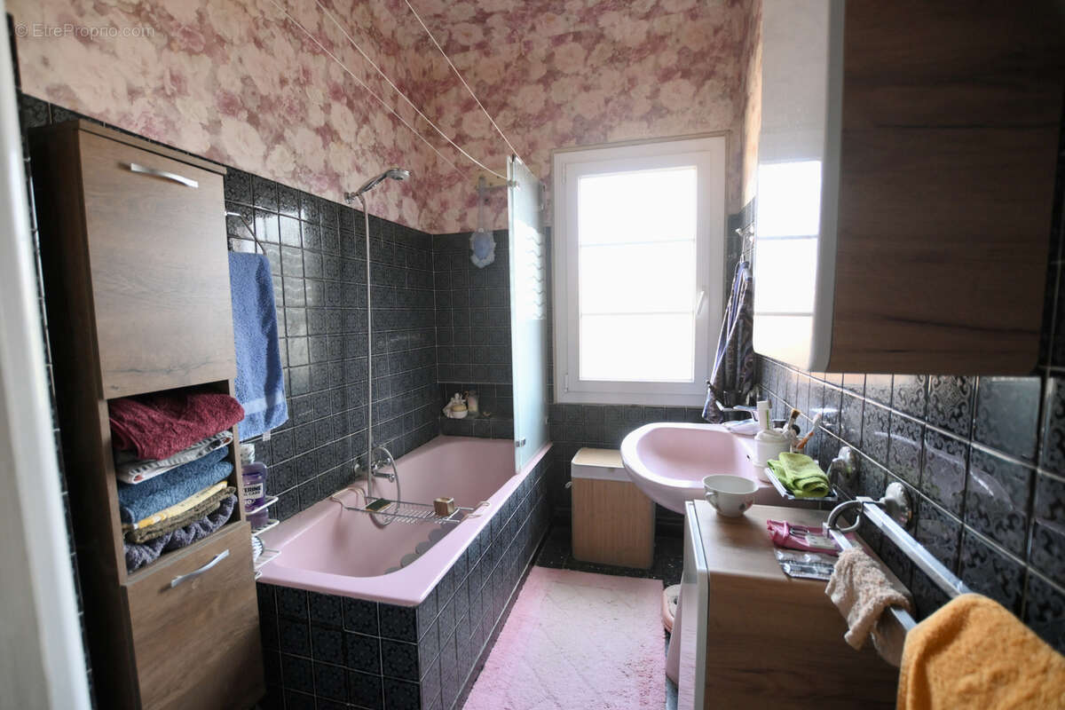 Guillon deux maisons sur 1 700 m2 de terrain - photo 10