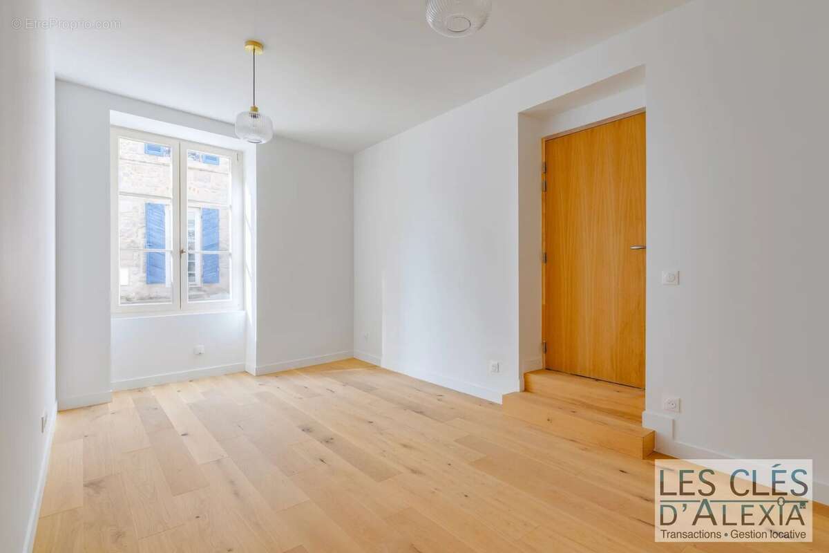 Appartement à SAINT-GENIS-LAVAL