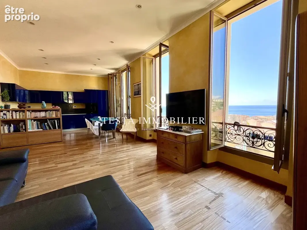 Menton Terres Chaudes - Dernier étage d'une maison de maître - Appartement duplex de 145 m2 (92 m2 loi carrez) - photo 2