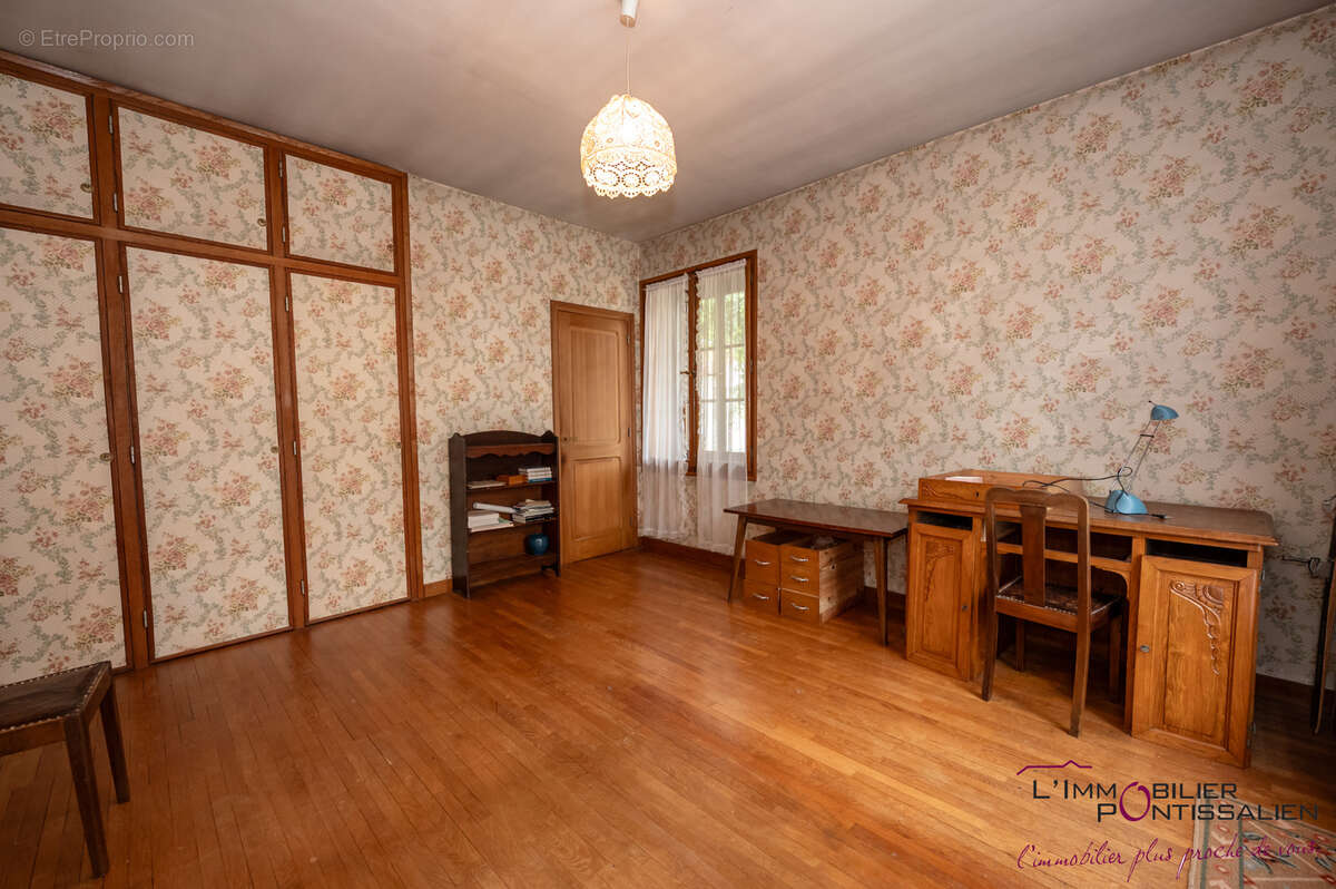 MAISON DE 208 m2 SUR 733 m2- Proche frontière - photo 19