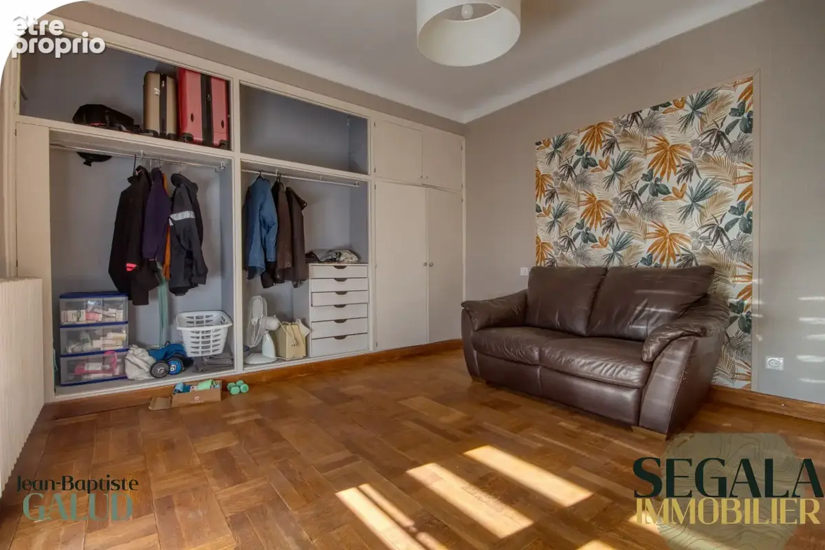 Maison lumineuse avec trois chambres, terrasse et grand garage - photo 12