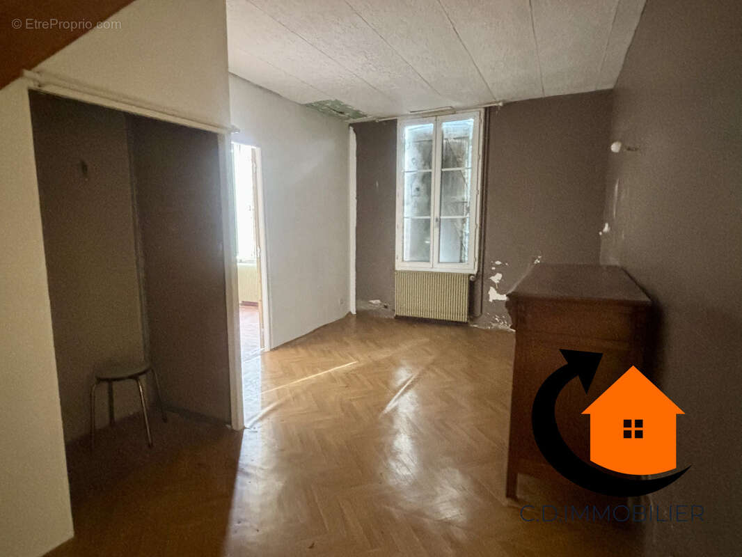 Maison à LA CROIX-DU-PERCHE