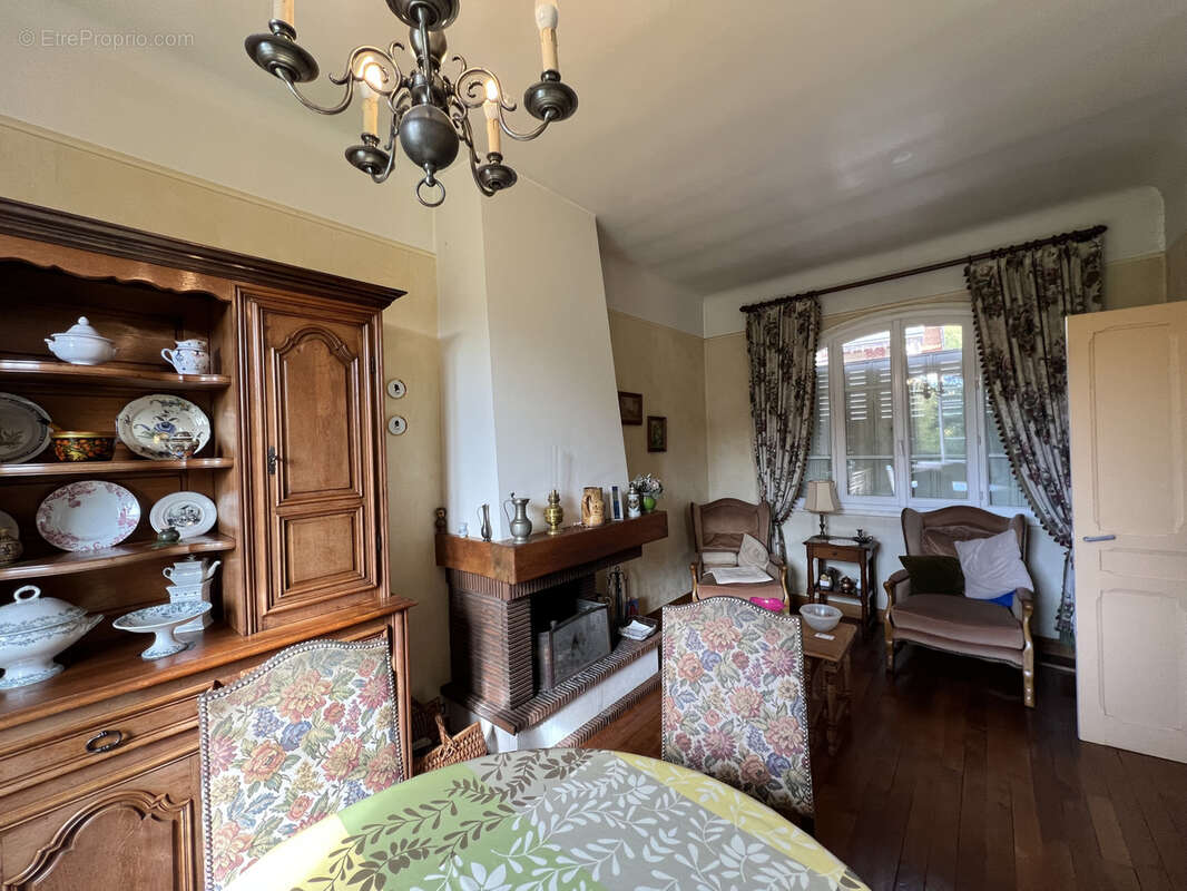 Maison à GRUCHET-LE-VALASSE