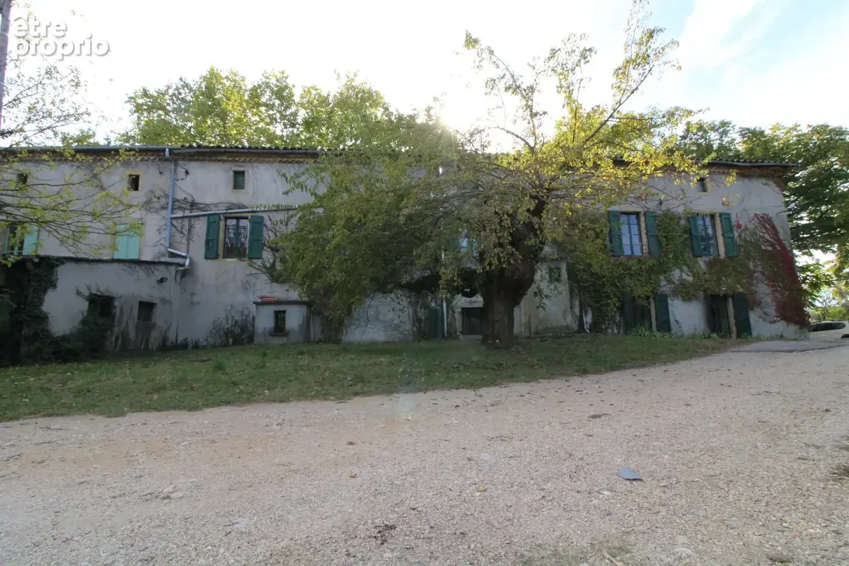 Mas 300 m2 sur 5 hectares. - photo 14