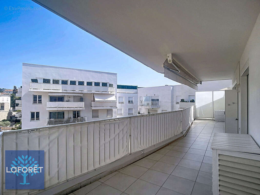 Magnifique 3 pièces - garage - terrasse - proche boulevard de la croisette - résidence récente et sécurisée - photo 3