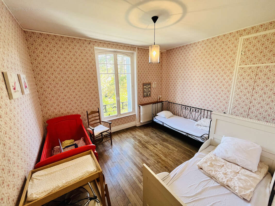 Maison à NERIS-LES-BAINS