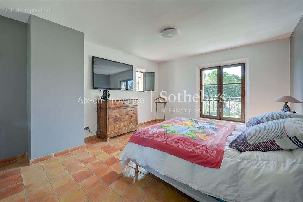 Maison à MEYRARGUES