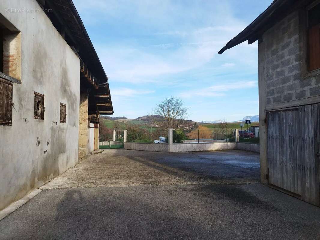 Maison à CHEVRIERES
