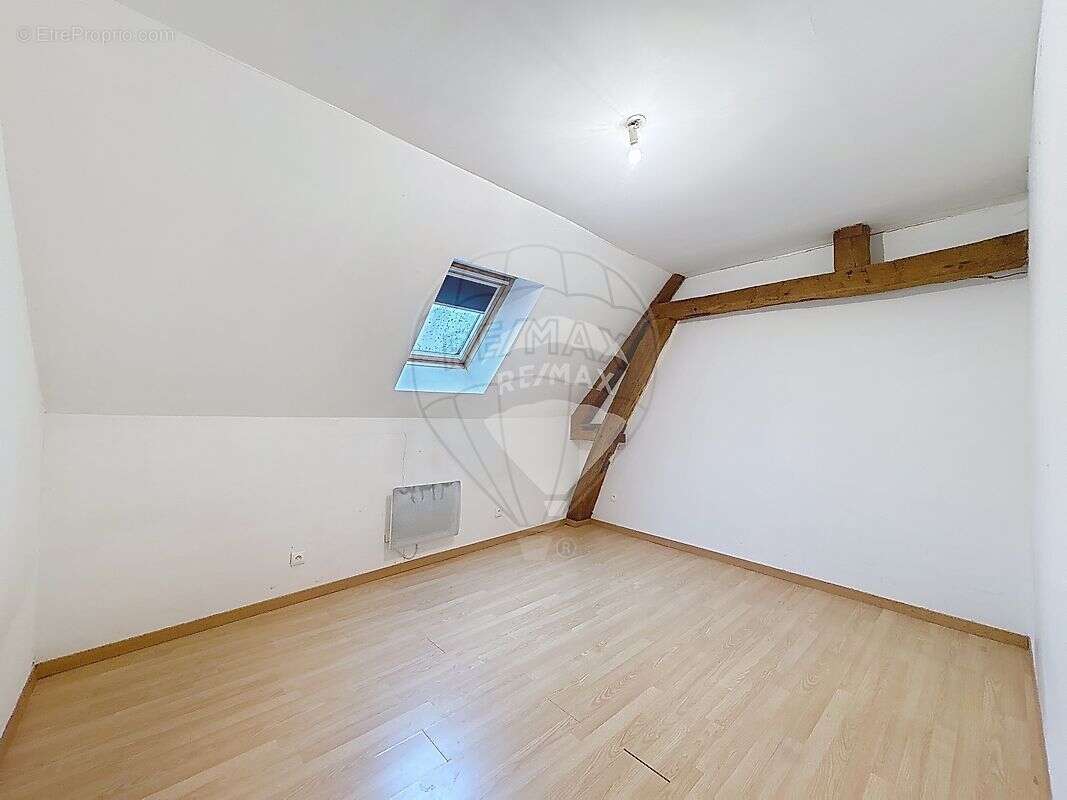 Maison à VILLENEUVE-L'ARCHEVEQUE