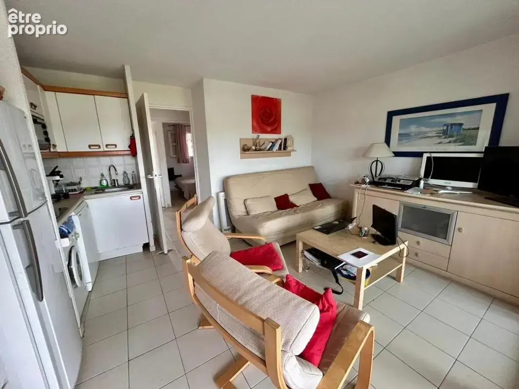 À VENDRE – Superbe T2 de 41m2 meublé avec vue panoramique – Marines de Gassin - 83580 (à 5 km de Saint-Tropez) - photo 5