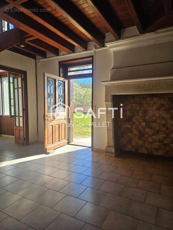 Maison 117 m² à Grand-Brassac  - photo 8