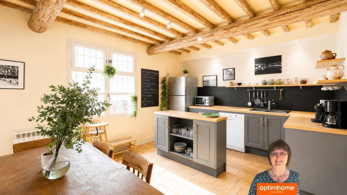A vendre Aigues-Mortes (Gard)  - Maison intra-muros 4 chambres avec sanitaires privatifs avec patio - photo 6