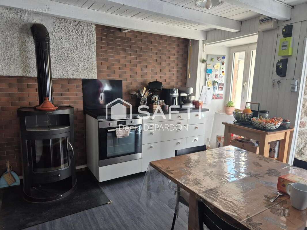 Maison 102 m² à Saillant  - photo 3