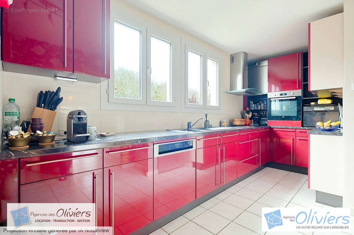 Maison à VOISINS-LE-BRETONNEUX