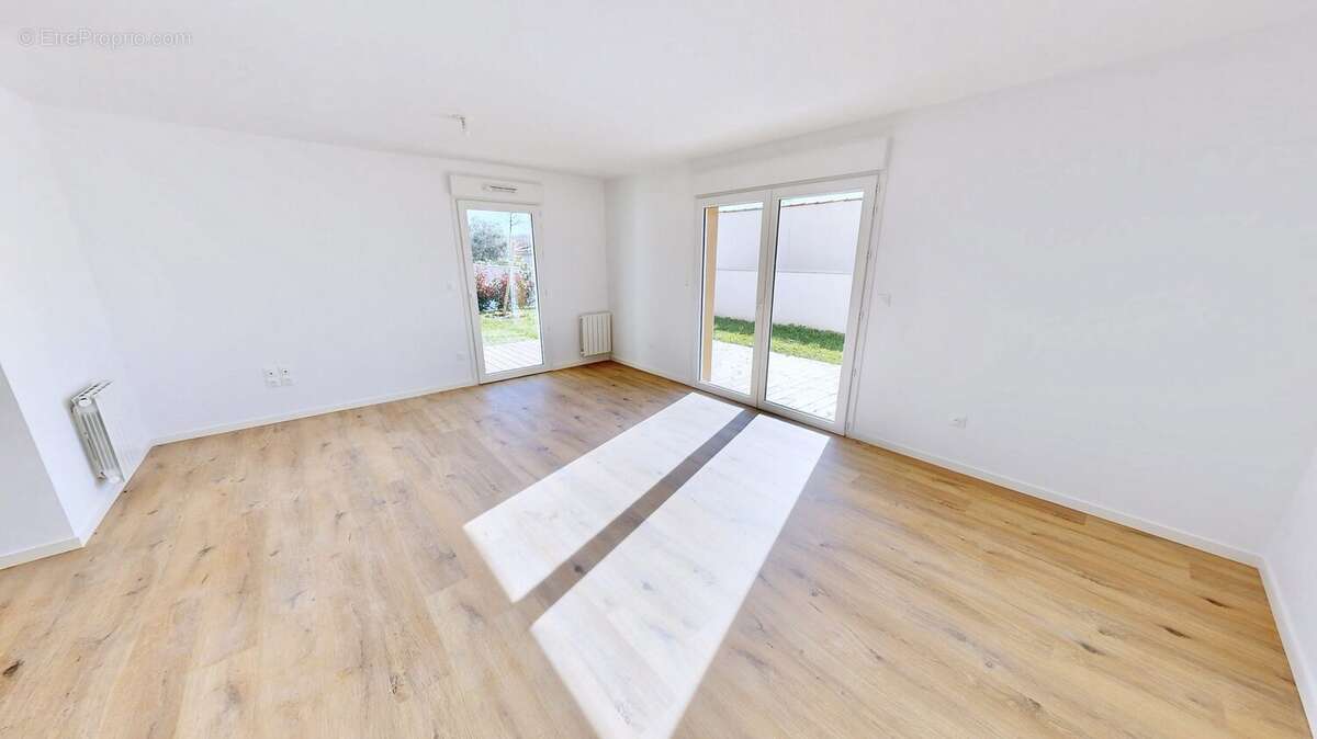 Appartement à FOURAS